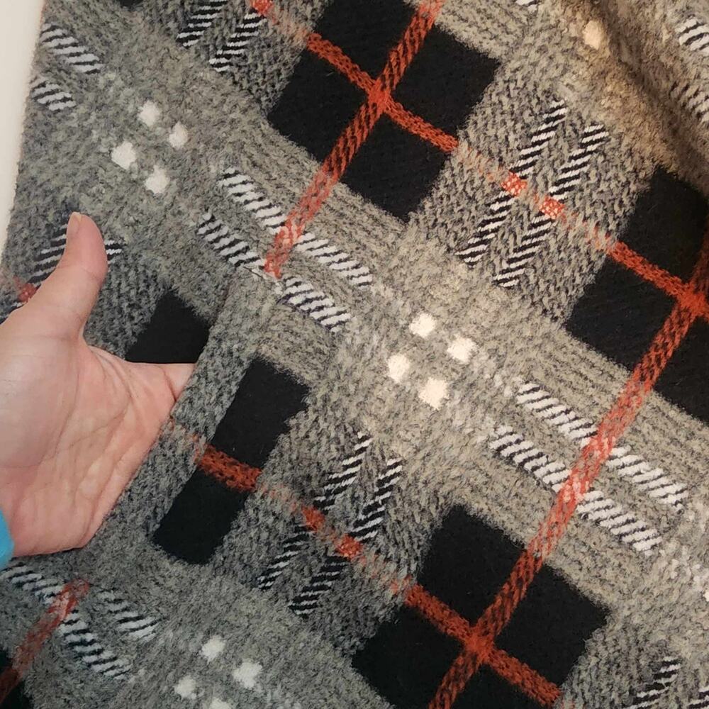 Hem & Thread Hooded Vest - Plaid - S/M - Picture 4 of 4